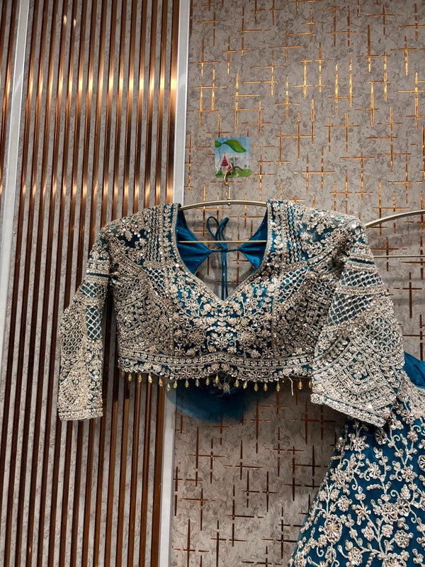 Magnifique Lehenga Luxury Bleu