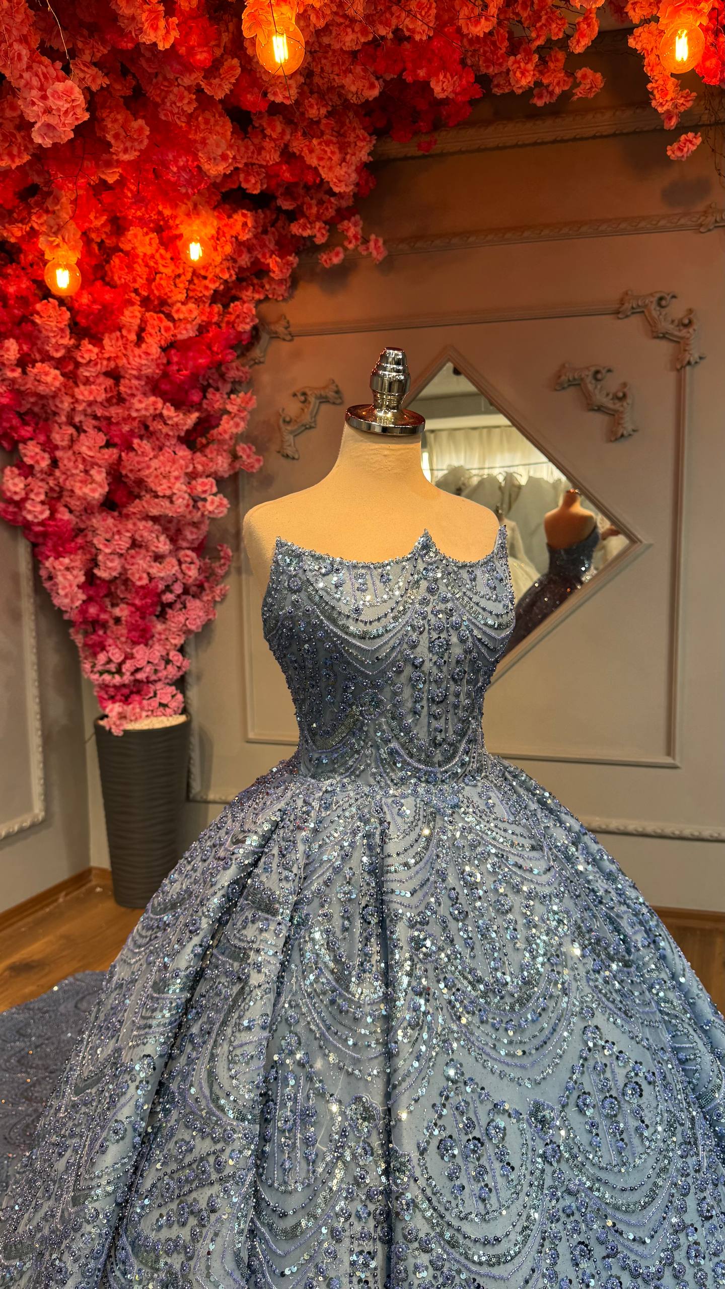 Robe de Mariée Princesse Bleu Luxury avec Cercle inclus