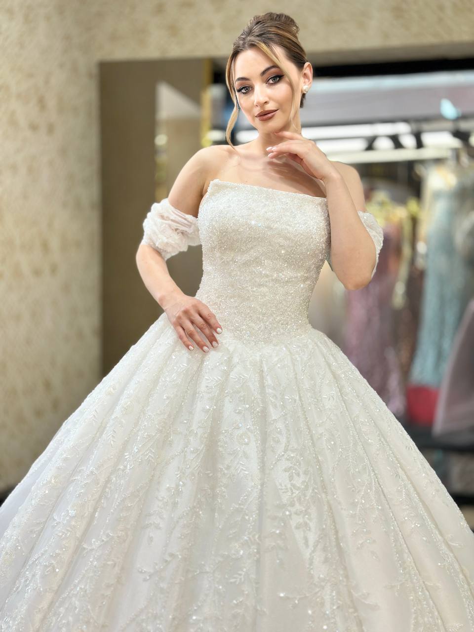 Robe de Mariée Princesse Luxury, Col Carré, Traîne...