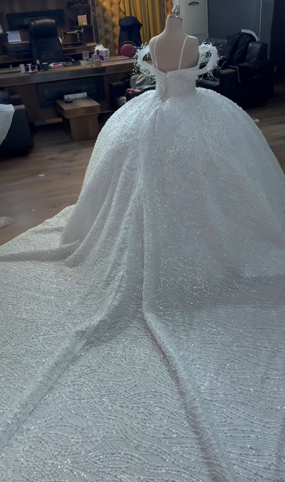 Robe de Mariée Princesse Luxury avec Cercle inclus