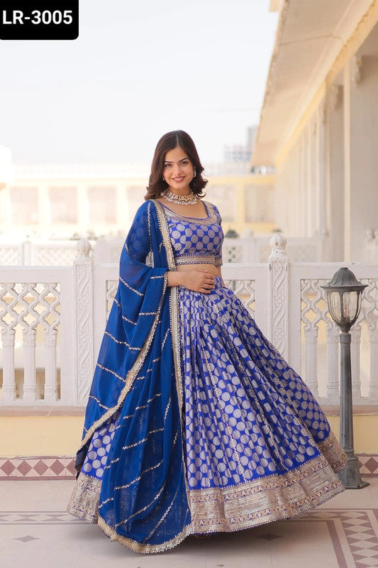 Jolie Lehenga Rouge et Doré Luxury
