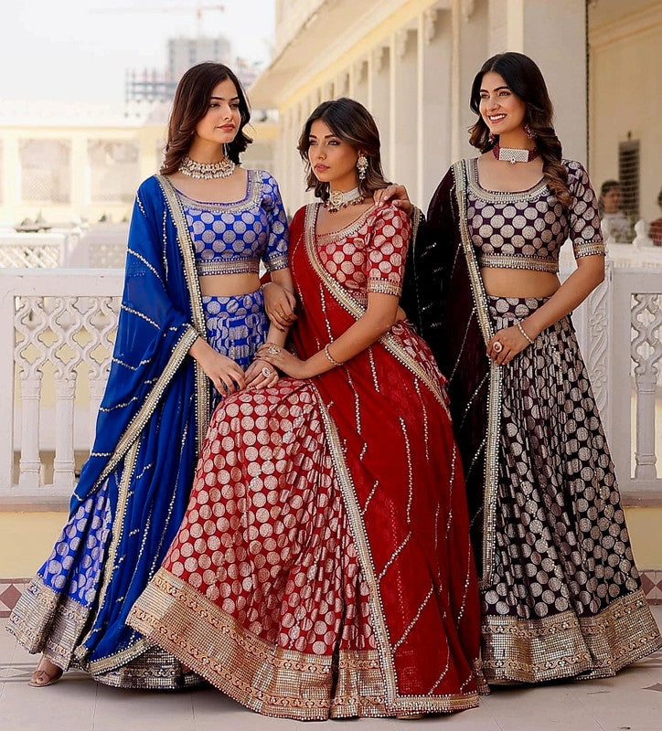 Jolie Lehenga Rouge et Doré Luxury