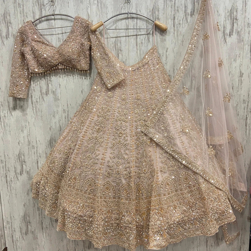 Magnifique Lehenga Luxury Blanc Doré