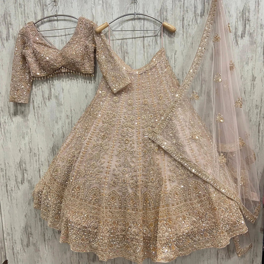 Magnifique Lehenga Luxury Blanc Doré