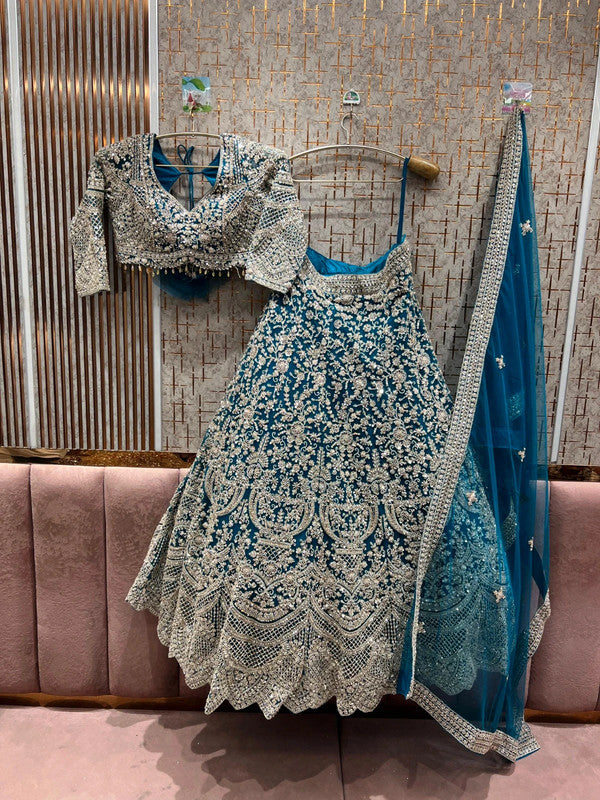 Magnifique Lehenga Luxury Bleu