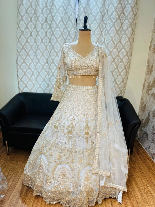 Magnifique Lehenga Blanc Doré Luxury