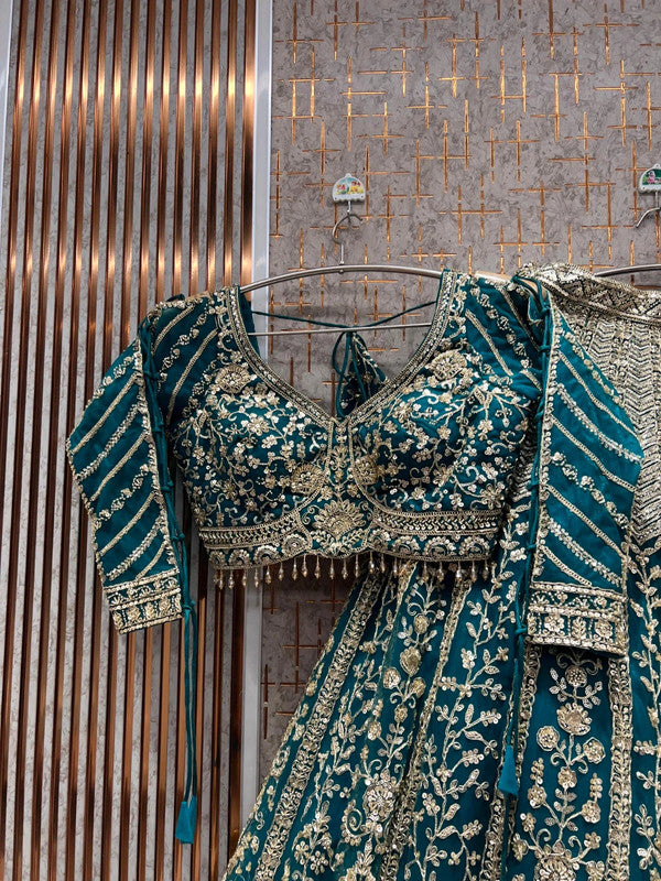Magnifique Lehenga Luxury Bleu