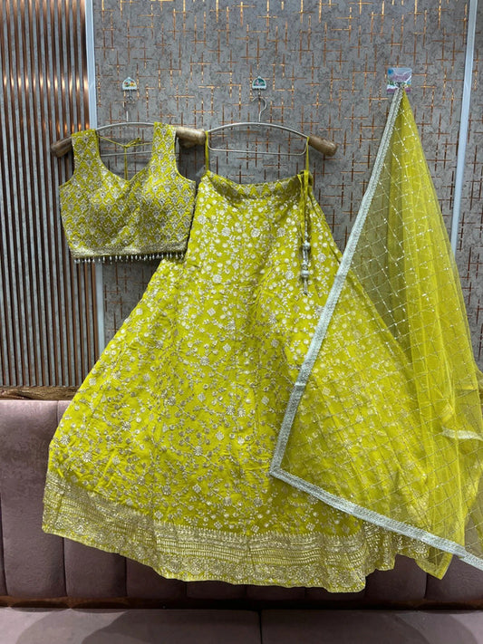 Magnifique Lehenga Luxury Jaune