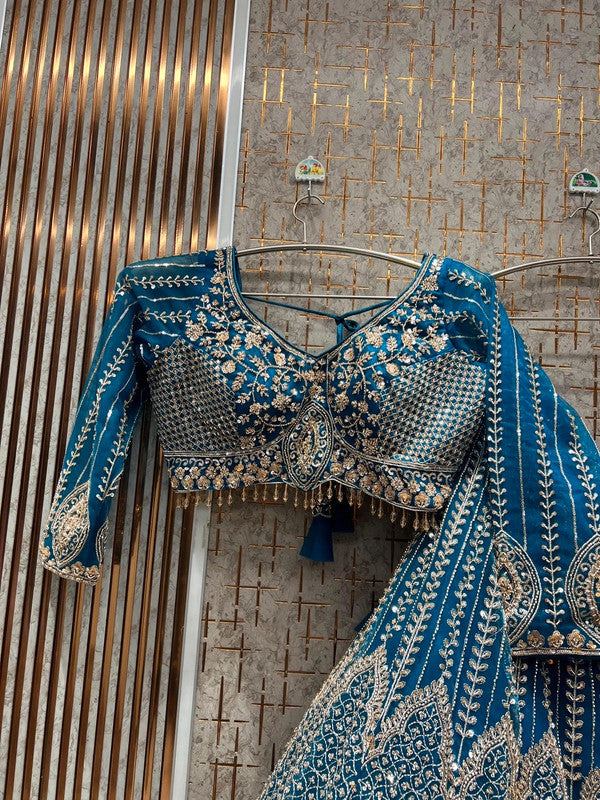 Magnifique Lehenga Luxury Bleu