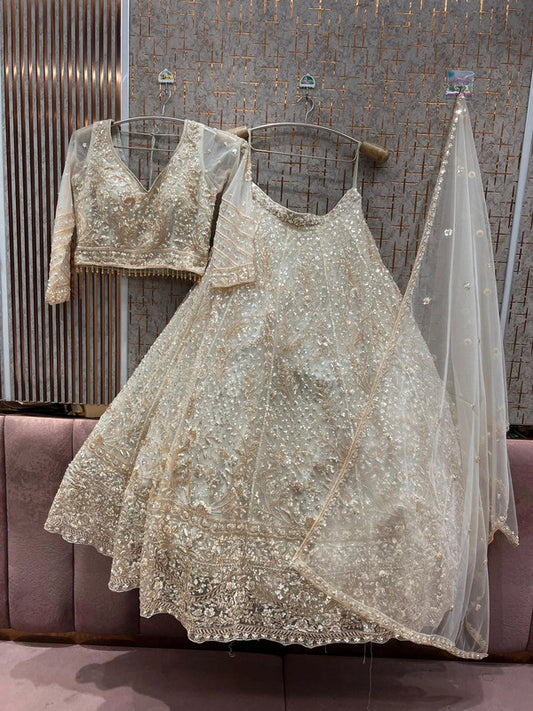 Magnifique Lehenga Luxury Beige Doré
