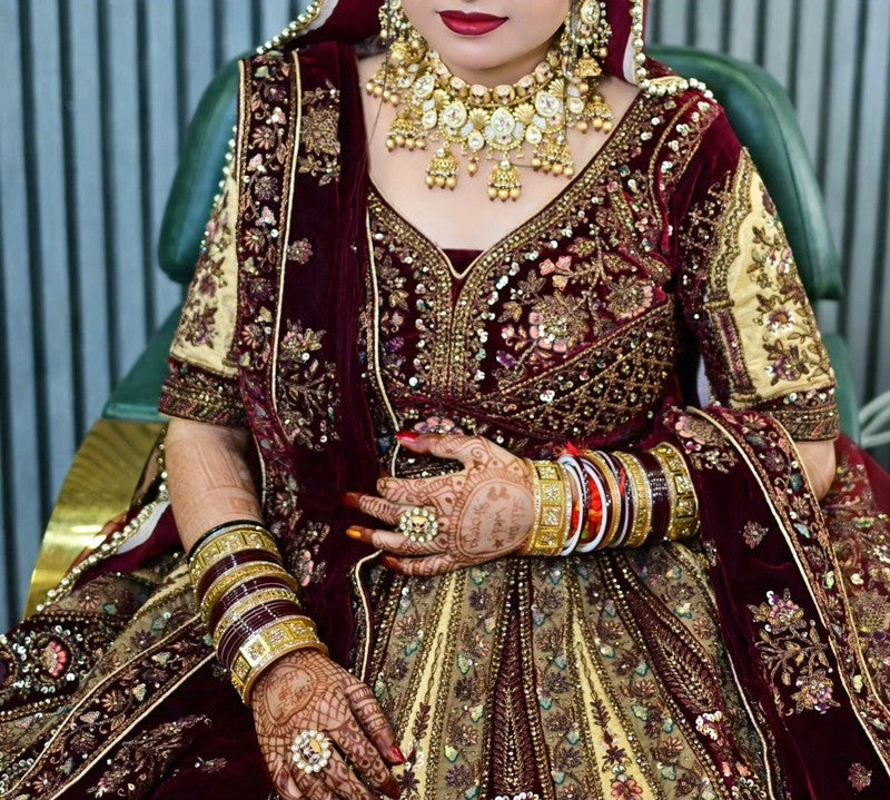 Magnifique Lehenga Luxury Rouge Bordeaux Beige