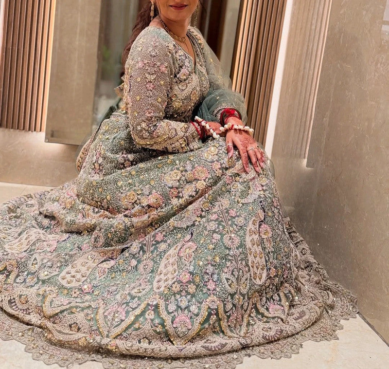 Magnifique Lehenga Luxury Vert Pistache