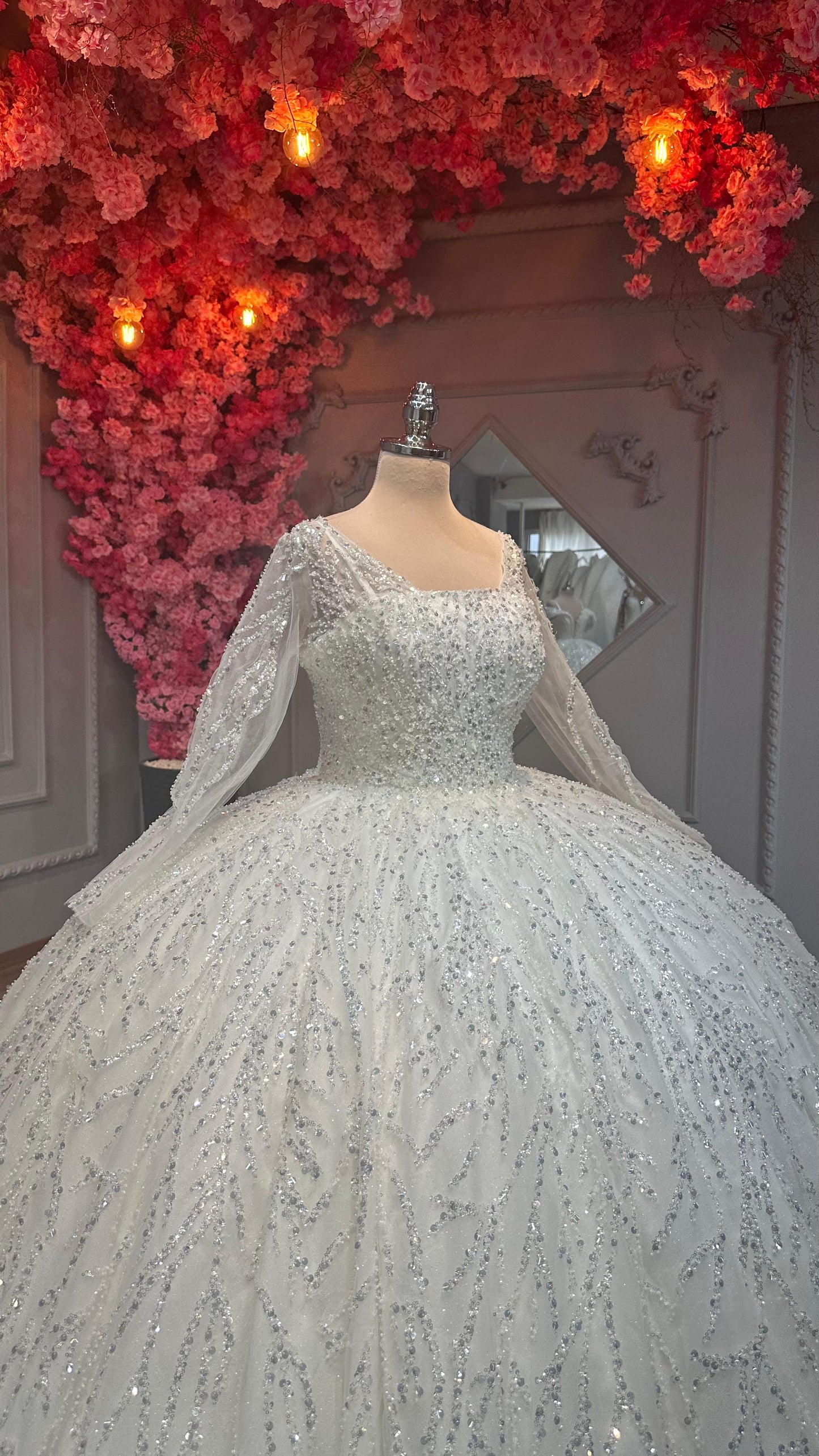 Robe de Mariée Princesse Luxury, Pailleté,  Manches Longues,  Col Bateau avec Traîne