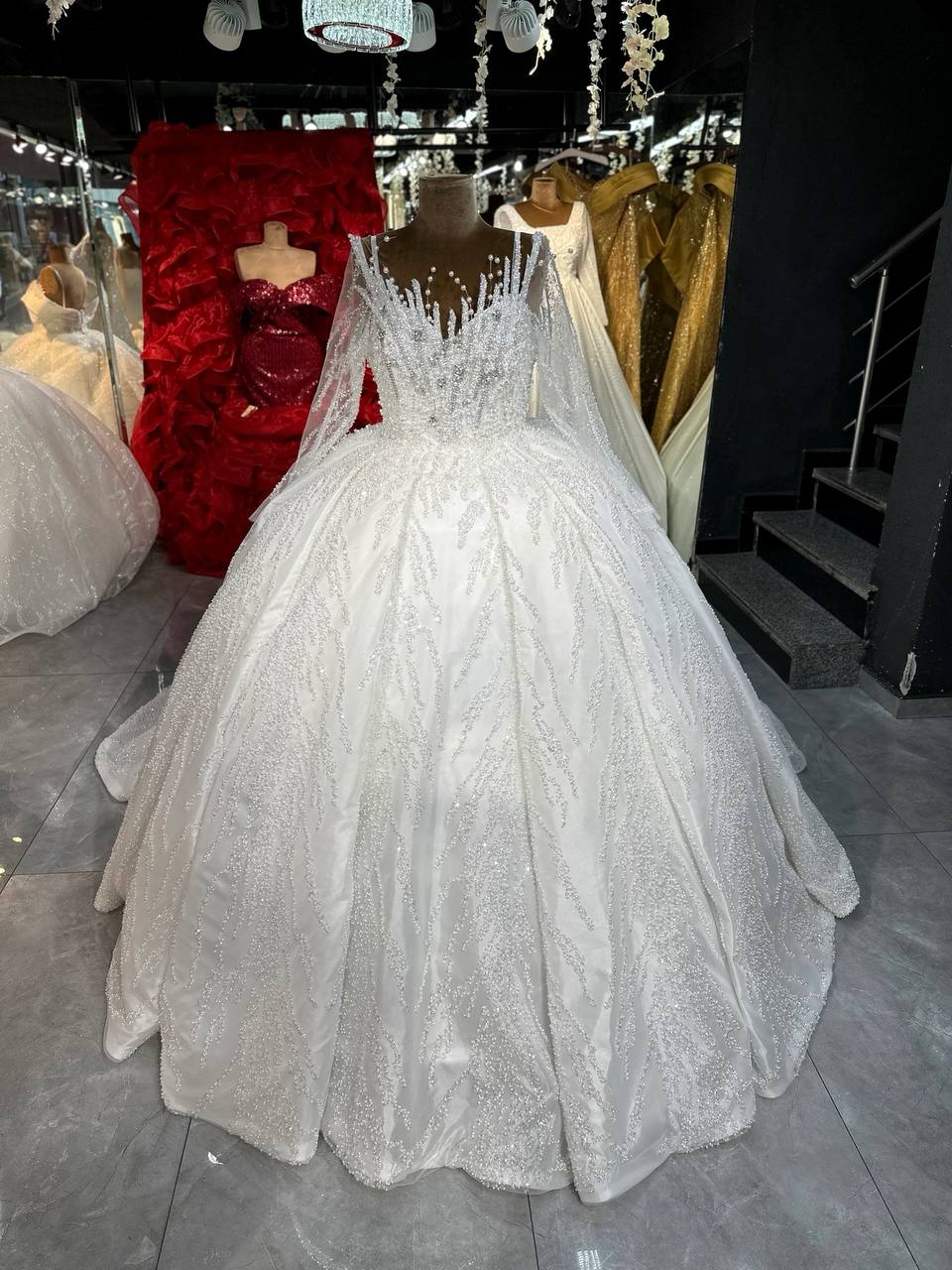 Robe de Mariée Princesse Luxury Strass et Perles, Manches Longues