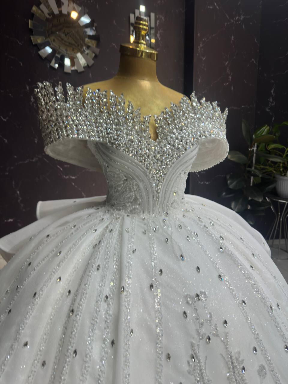 Robe de Mariée Princesse Luxury, Strass, Perles, Paillettes, Manches Longues