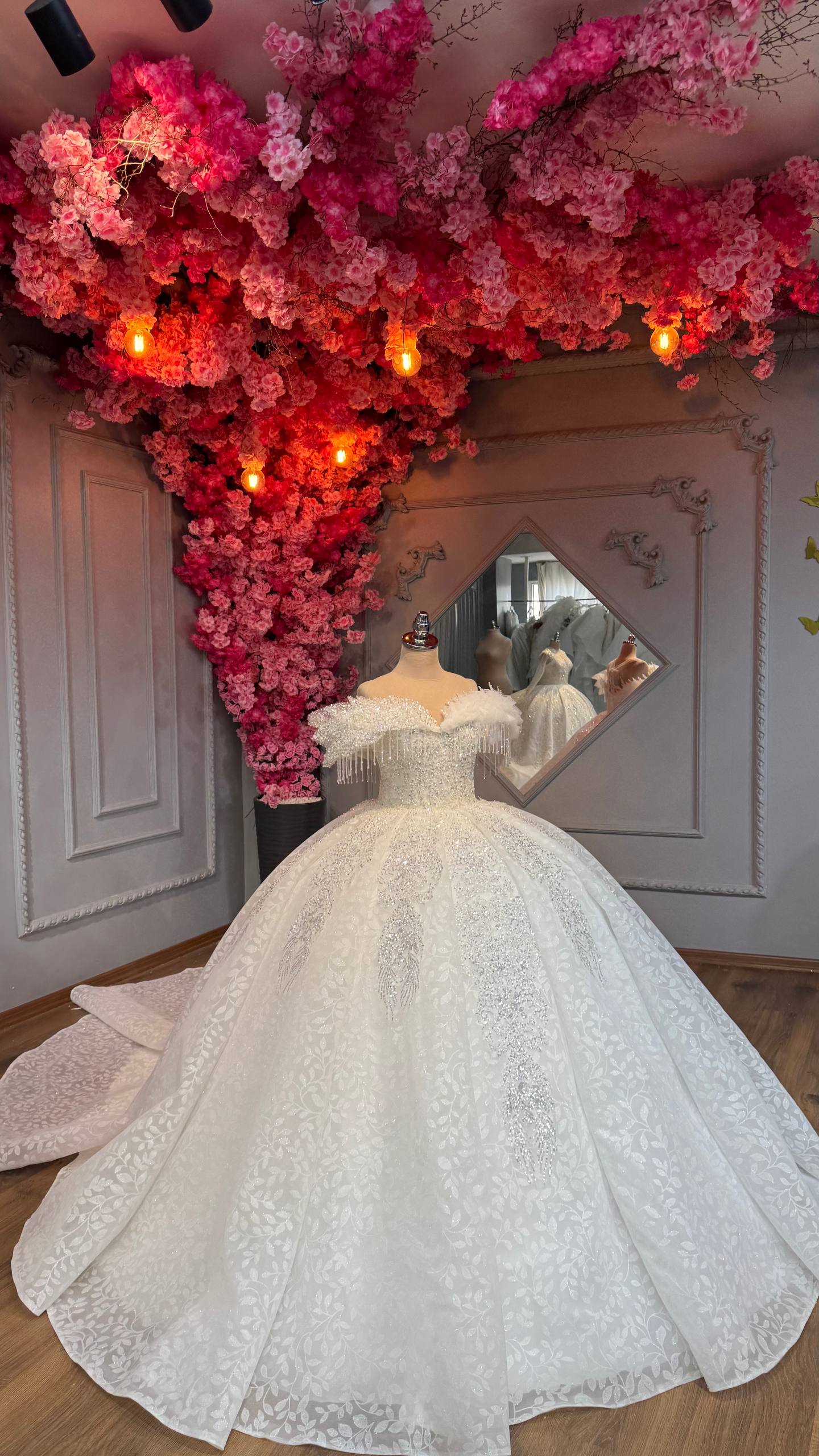 Robe de Mariée Princesse Luxury avec Cercle inclus
