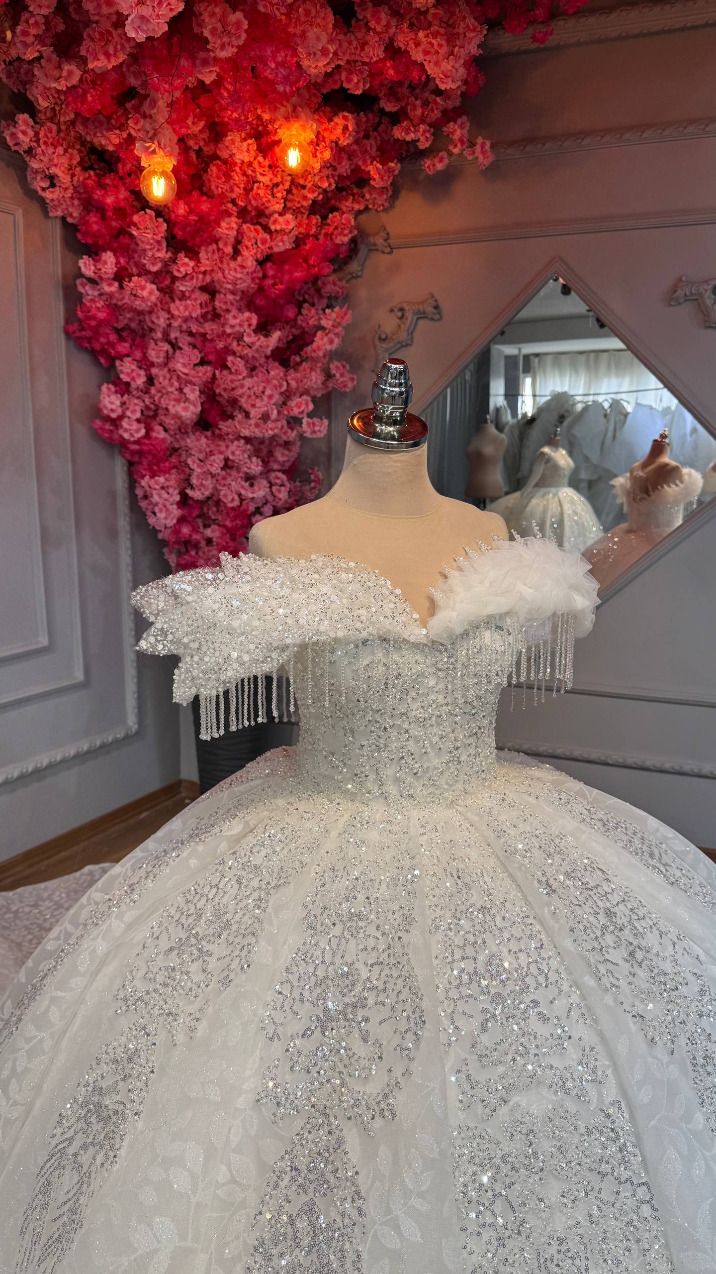 Robe de Mariée Princesse Luxury avec Cercle inclus