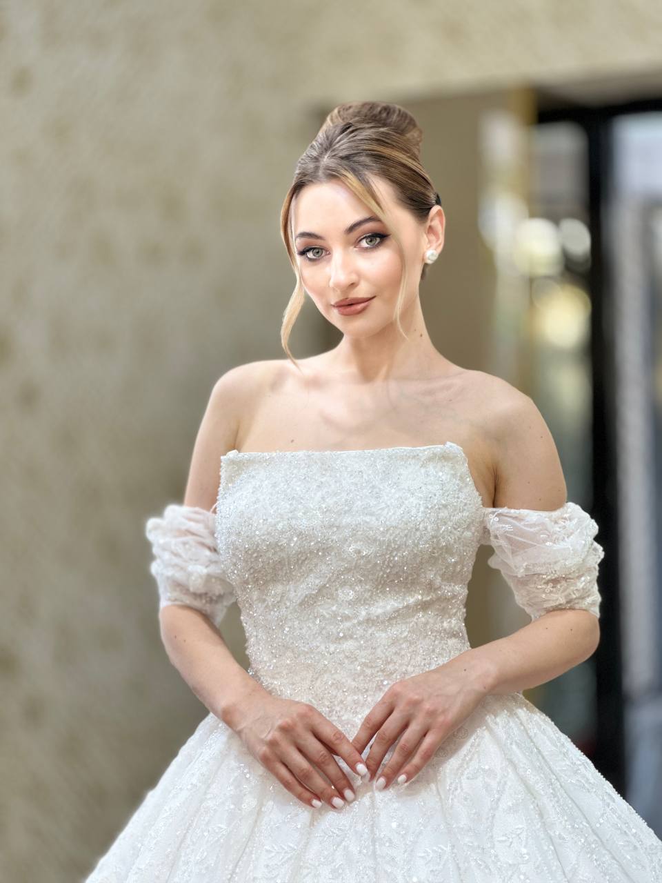 Robe de Mariée Princesse Luxury, Col Carré, Traîne...