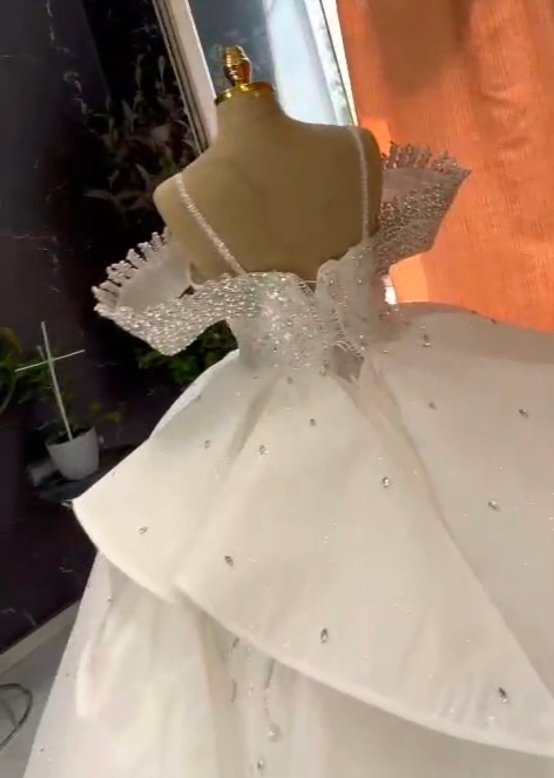 Robe de Mariée Princesse Luxury, Strass, Perles, Paillettes, Manches Longues