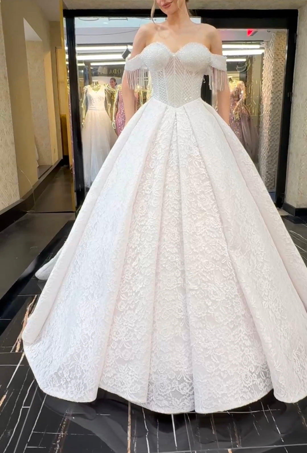 Robe de Mariée Princesse Luxury, Col Cœur, Traîne